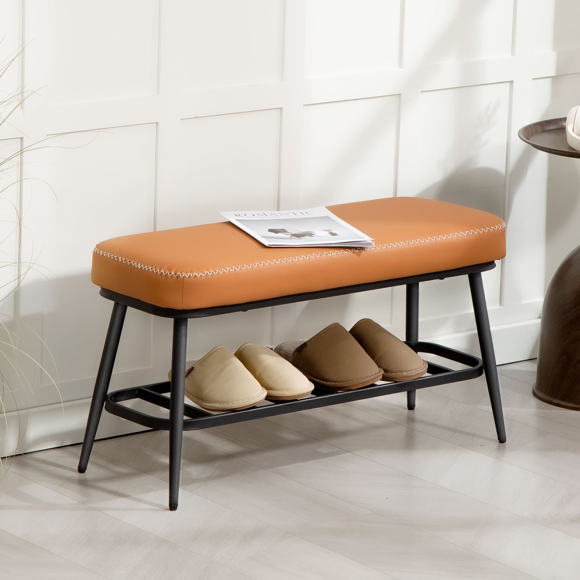 A slim shoe bench that keeps busy hallways tidy - image 4