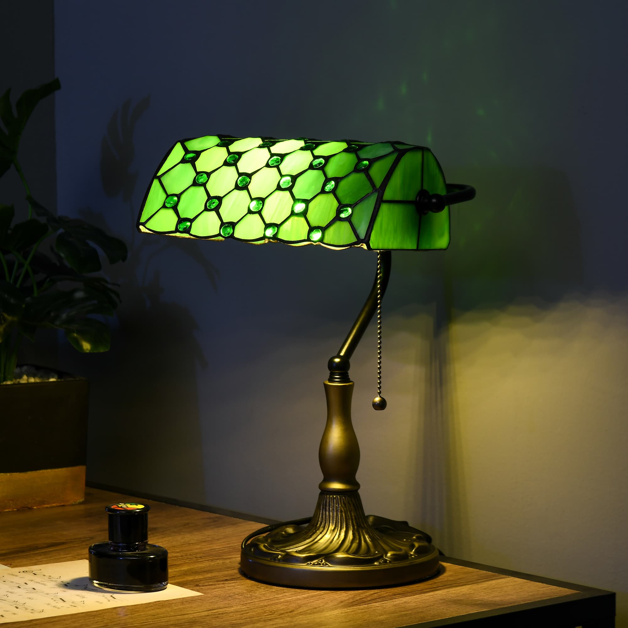 Transform Your Room with this Vintage Stained Glass Lamp - image 5