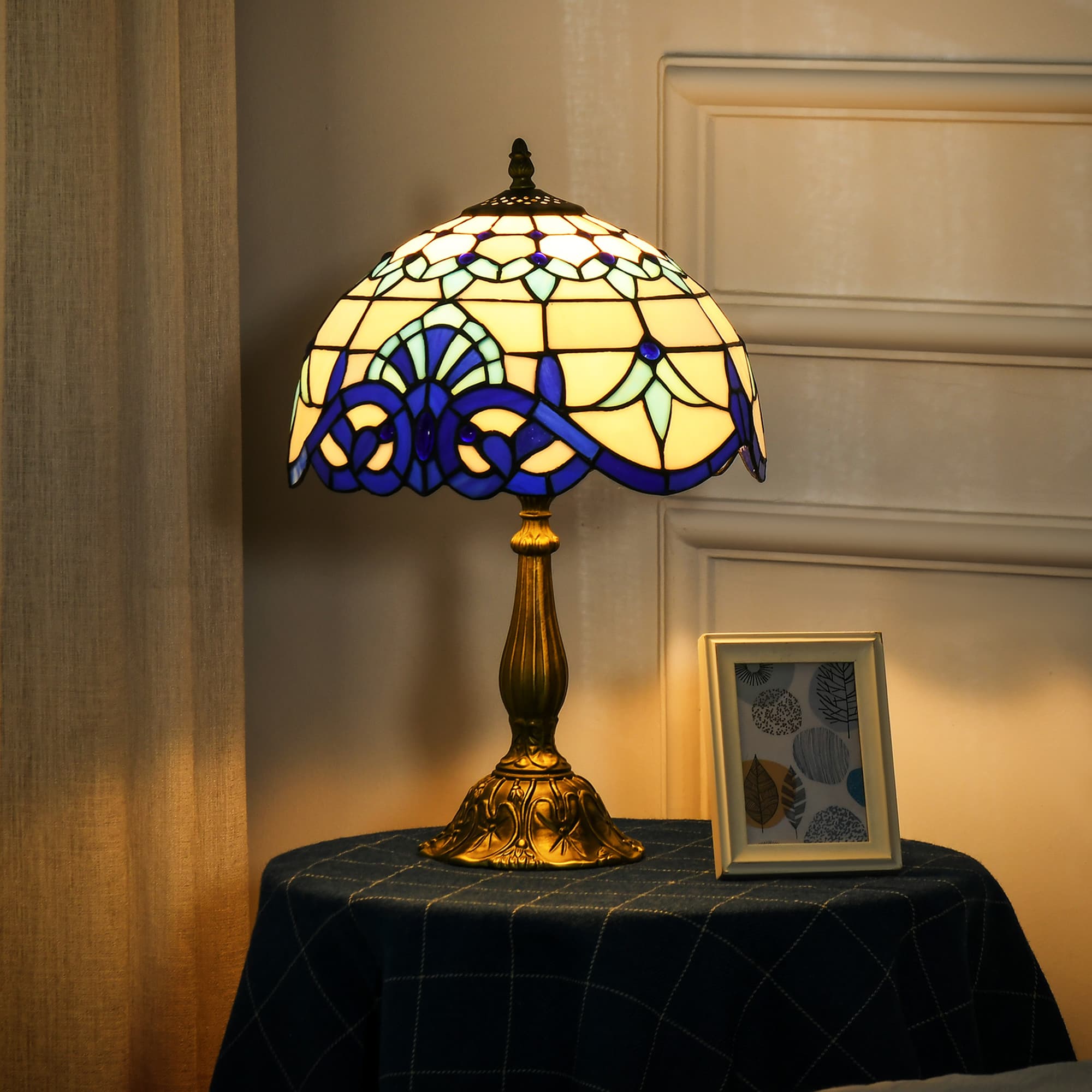 Transform Your Space with this Blue Stained Glass Table Lamp - image 4