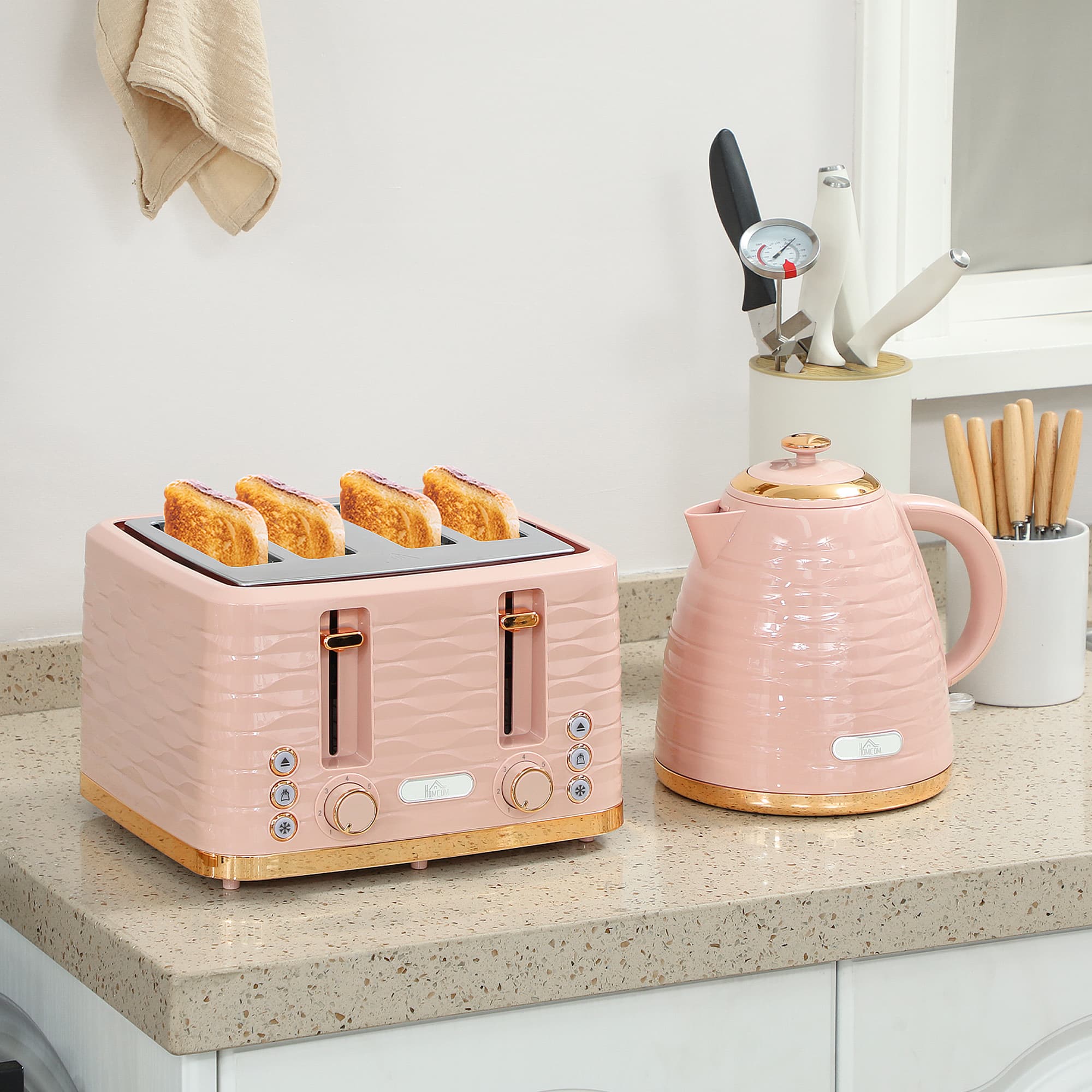 A Matched Kettle and Toaster Set That Makes an Impact on the Worktop - image 5