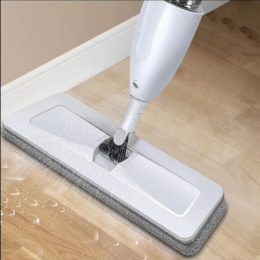 Effortless Floor Cleaning with the 360° Microfibre Spray Mop - image 10