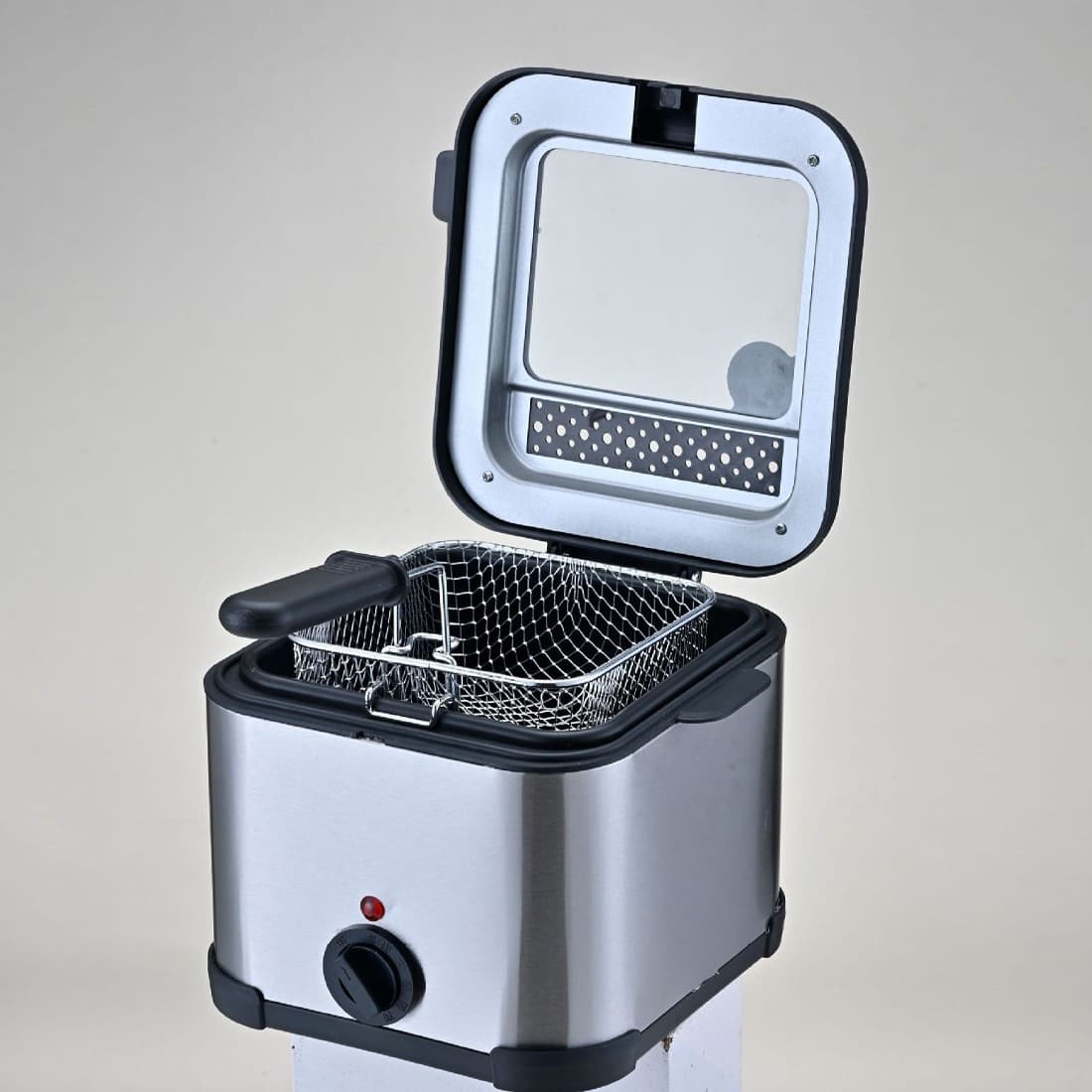Transform Your Meals with this 2.5L Compact Deep Fat Fryer - image 10