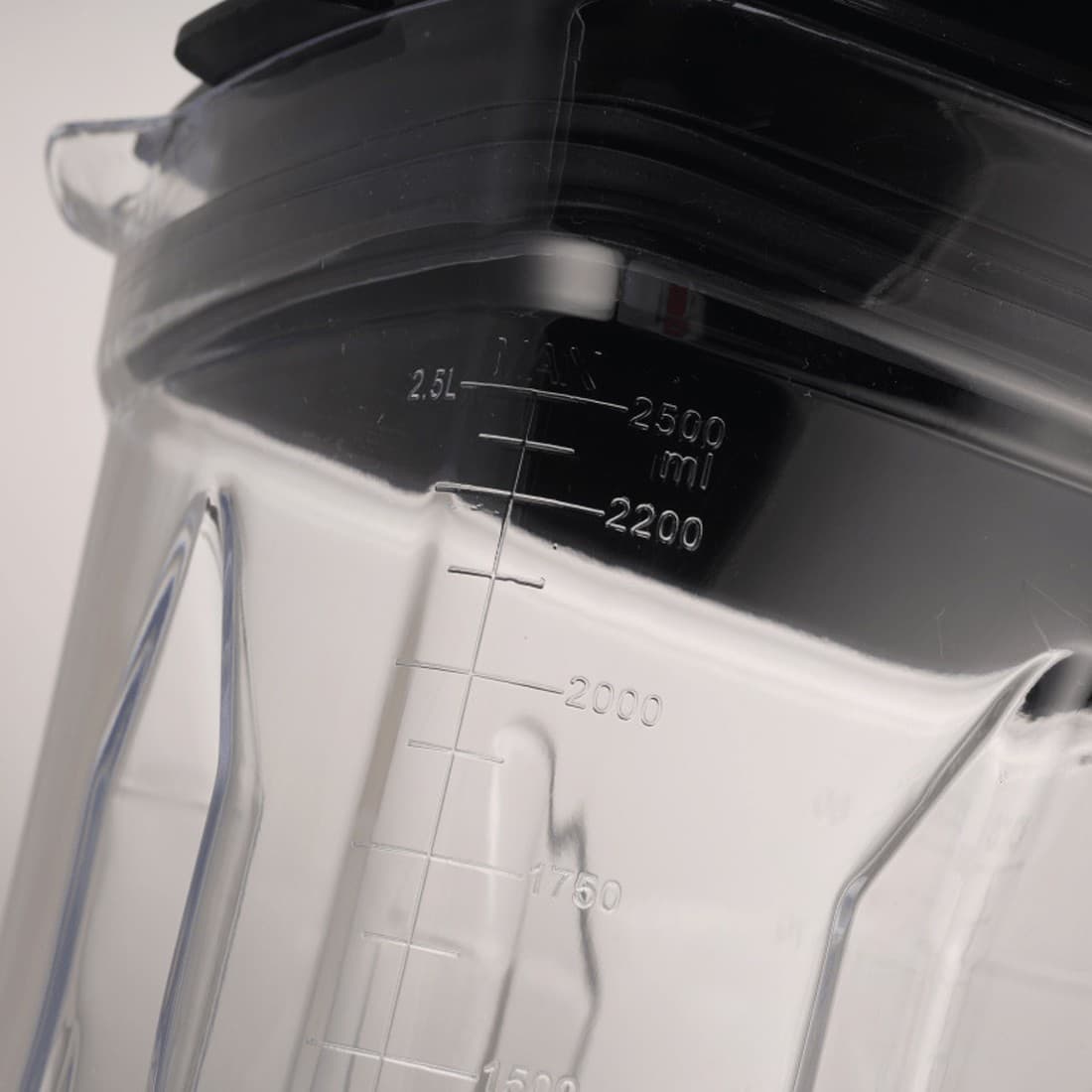 Transform Your Prep with this Universal 2.5L Blender Jug - image 3