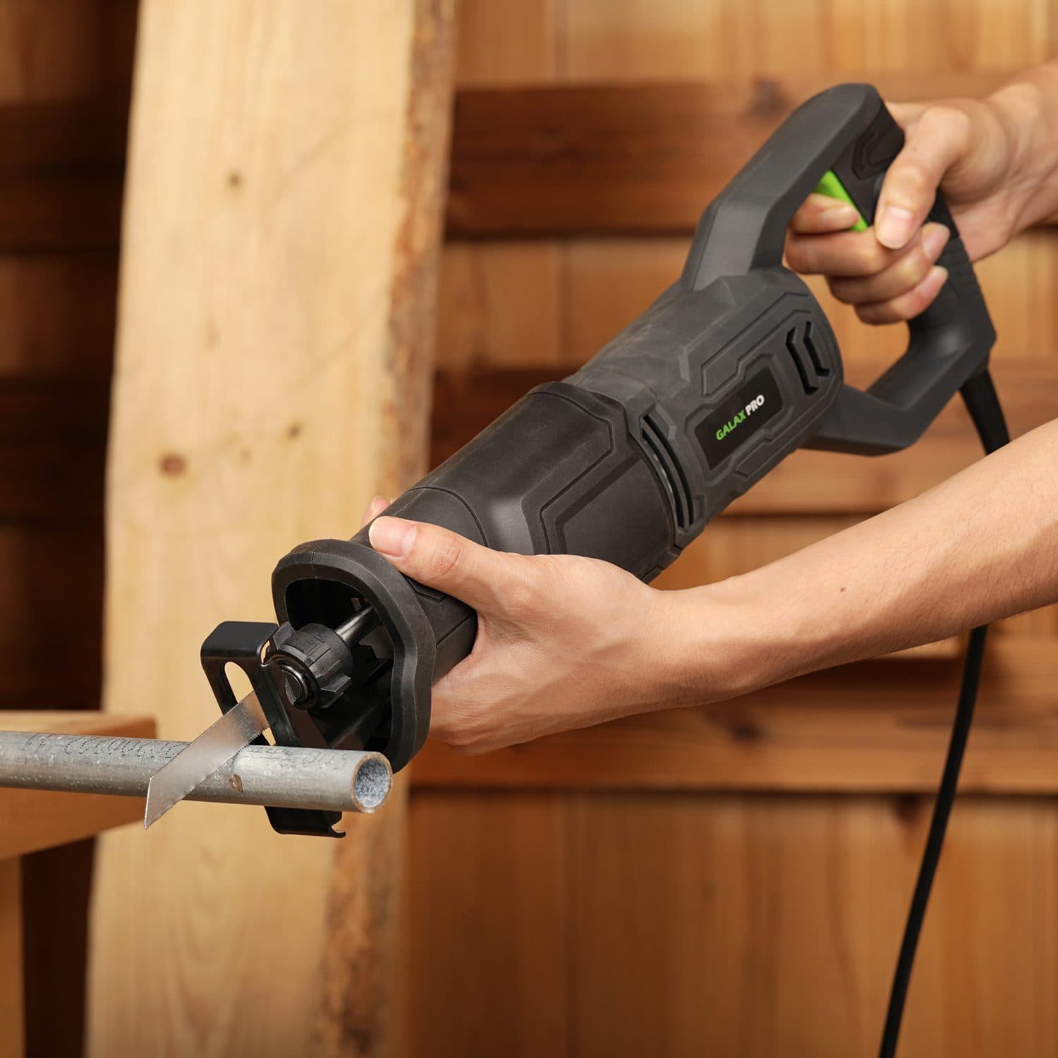 710W Reciprocating Saw for Wood, Metal and PVC Cuts - image 1