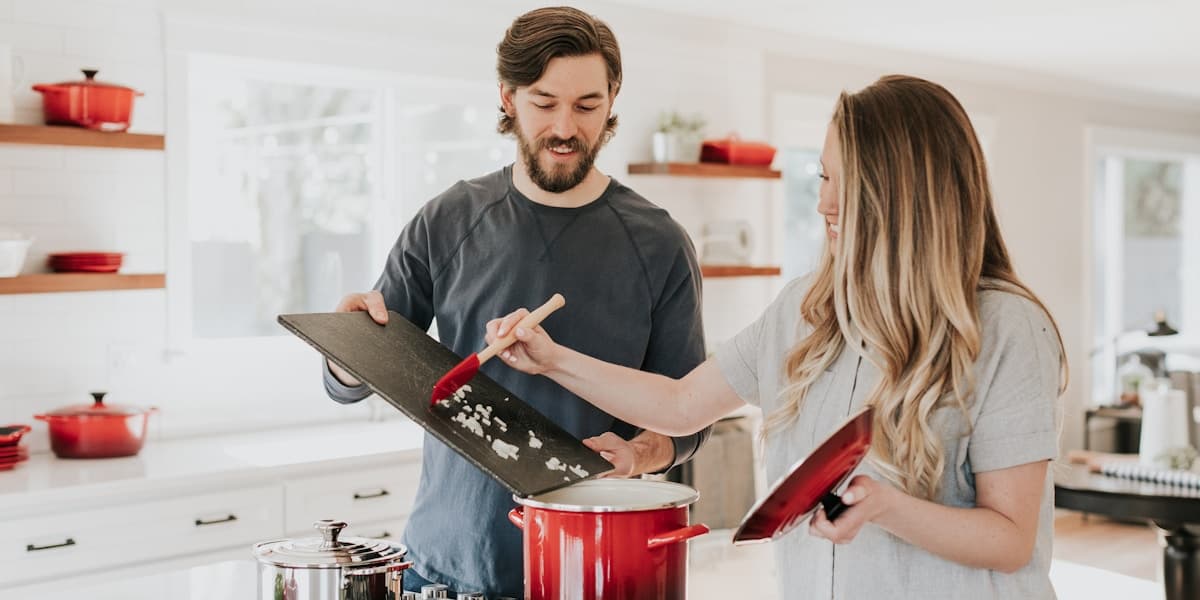 UK Kitchen Design Guide: Cabinets, Islands, Tables and Tools