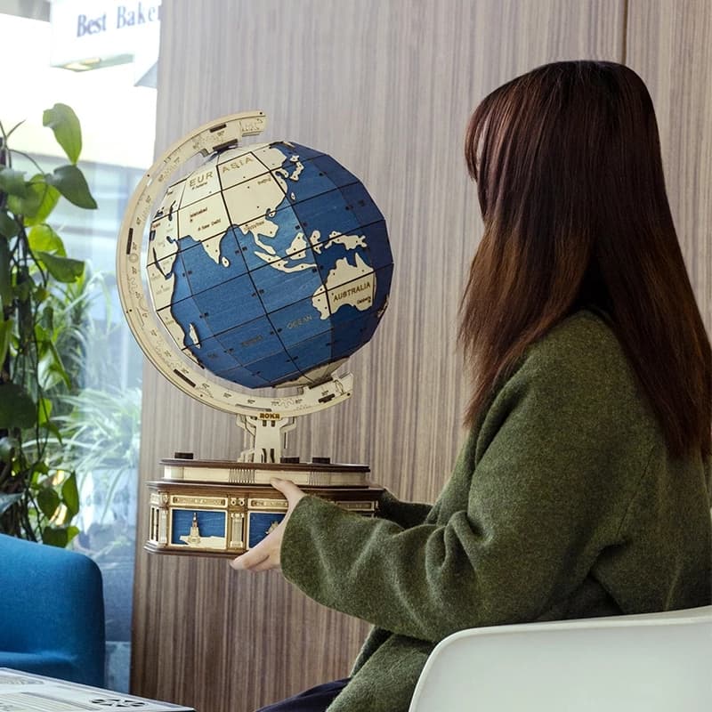 World: 3D Wooden Globe Puzzle - image 7