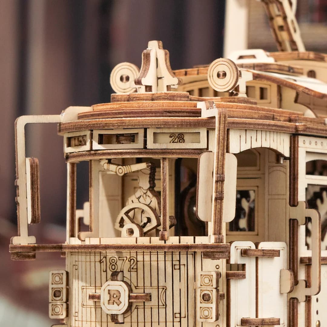 3D Wooden Puzzle: Rokr Classic City Tram LK801 - image 1