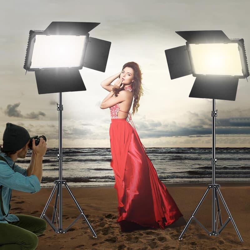 Professional LED panel light with adjustable barn doors - image 6