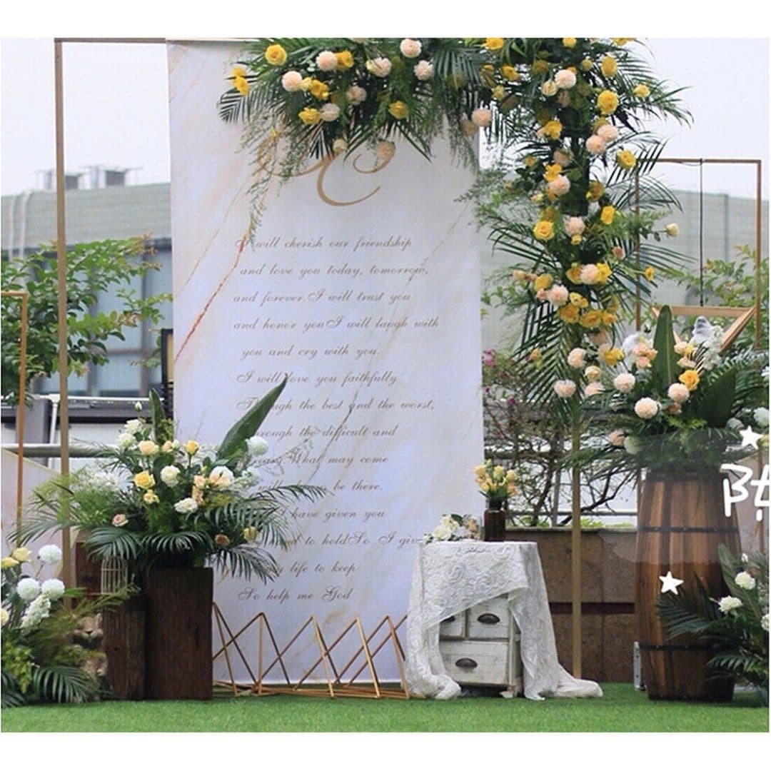 A square gold arch frame that dresses up in minutes - image 9