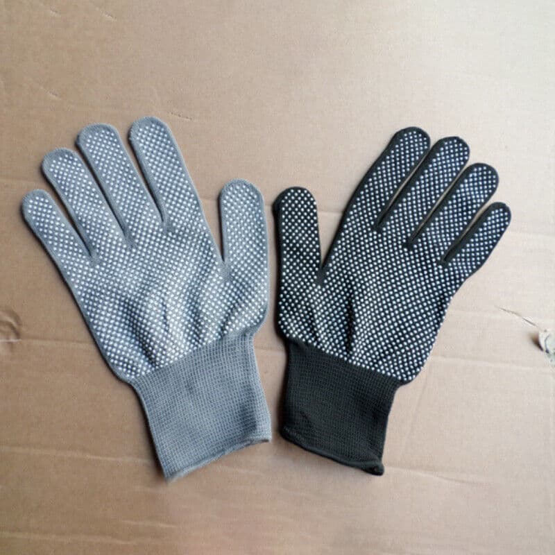 Heat Resistant Gloves for Styling Tools - image 3