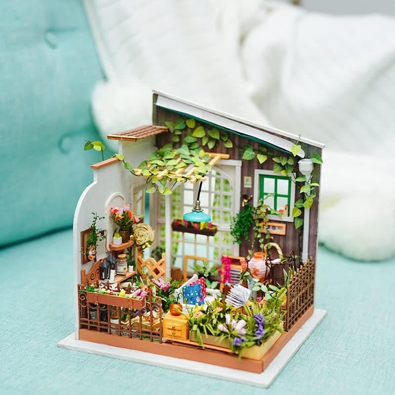 DIY Miniature Model Kit: Sam's Study Library - image 1