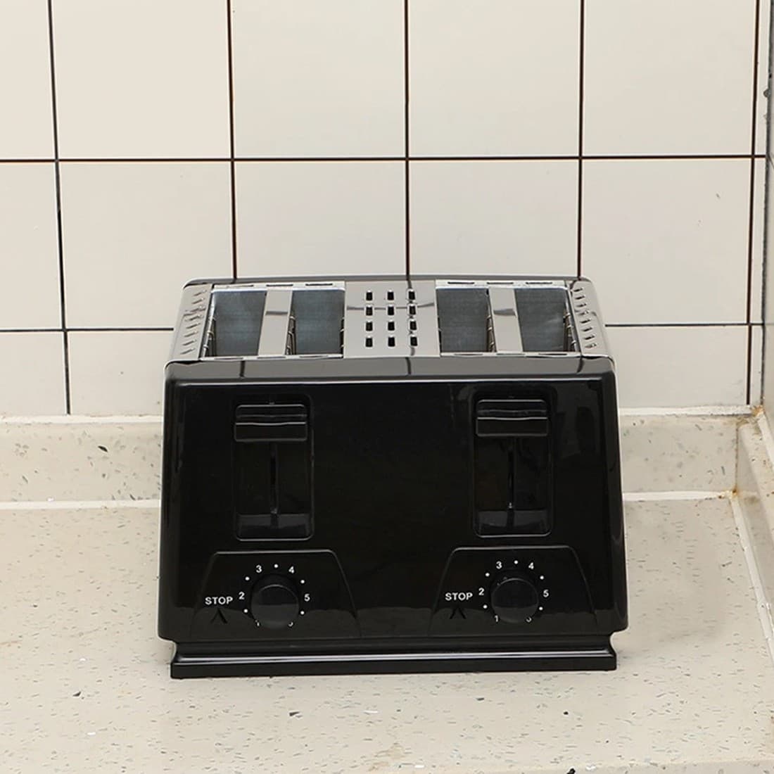 Your Versatile 4-Slice Toaster for Busy Mornings - image 10