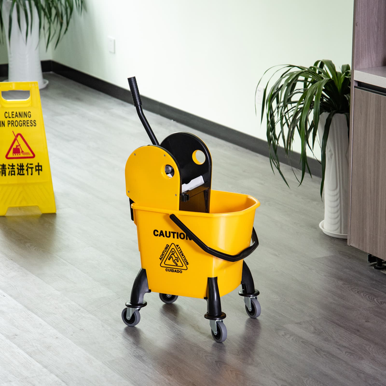 Effortless Cleaning with the 26L Yellow Mop Bucket & Wringer - image 3