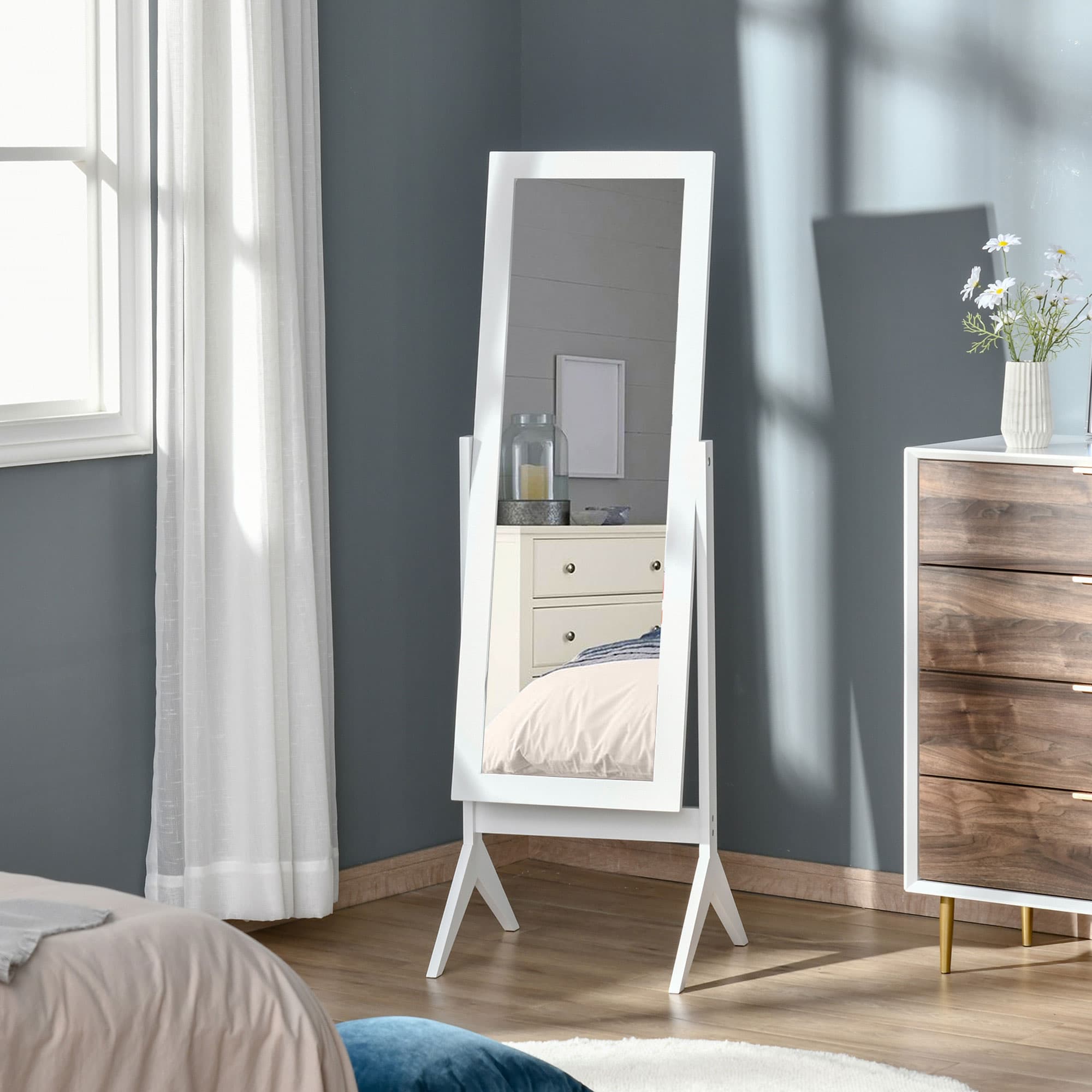 Transform Your Morning Routine with this Adjustable Mirror - image 4