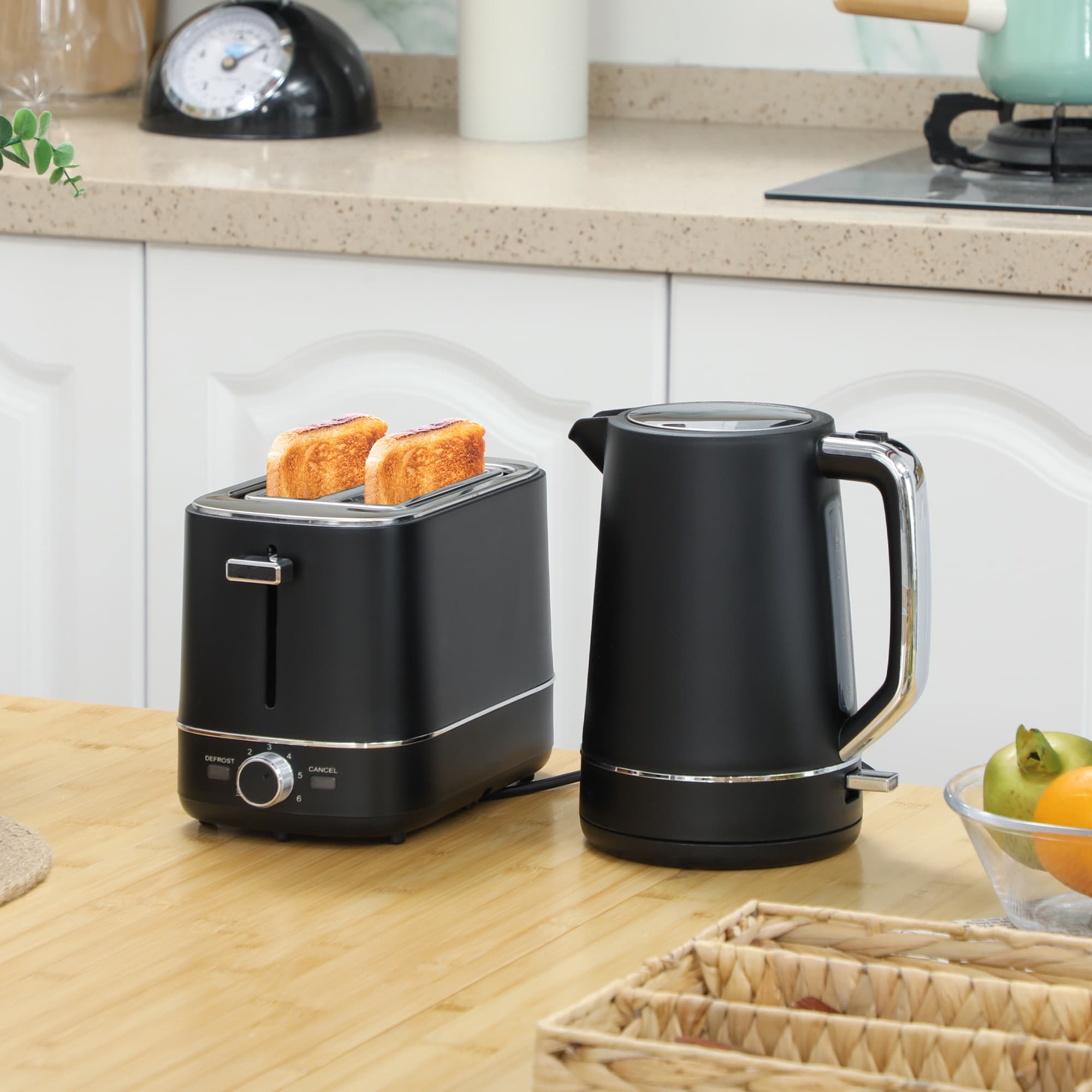 Black 1.7L Kettle and 2 Slice Toaster Set - image 3