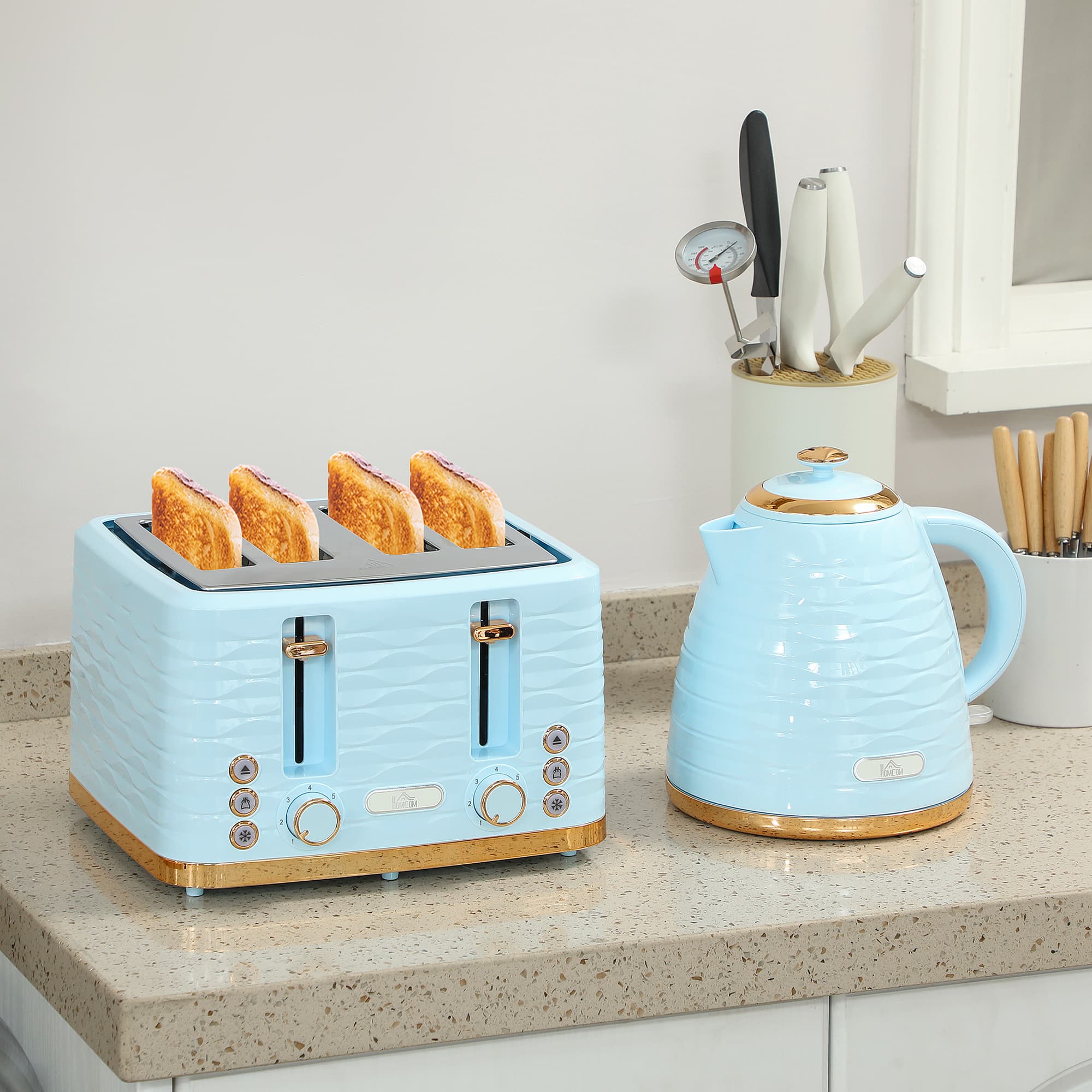 Effortless Breakfasts: Light Blue Kettle & 4-Slice Toaster - image 5