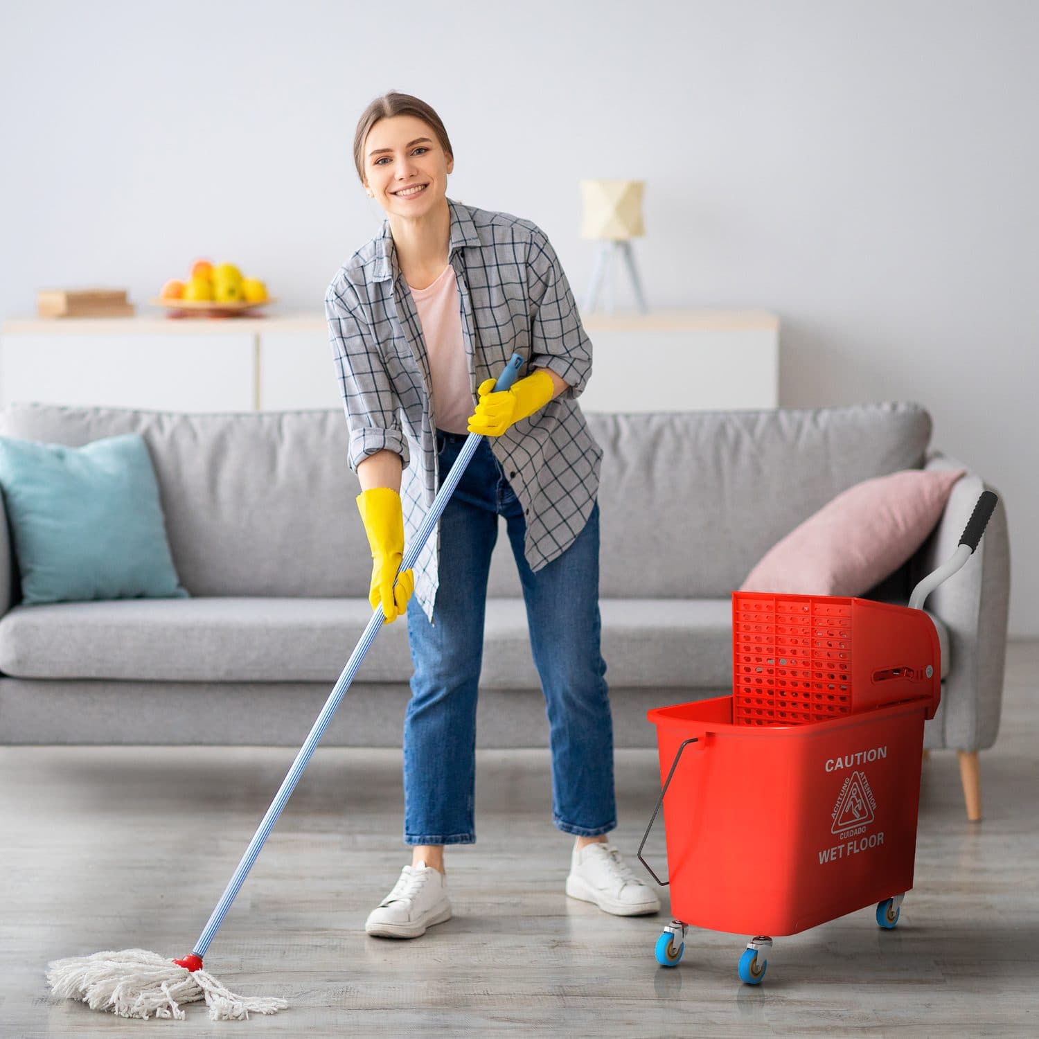 Compact 20L Mop Bucket With Removable Wringer - image 2