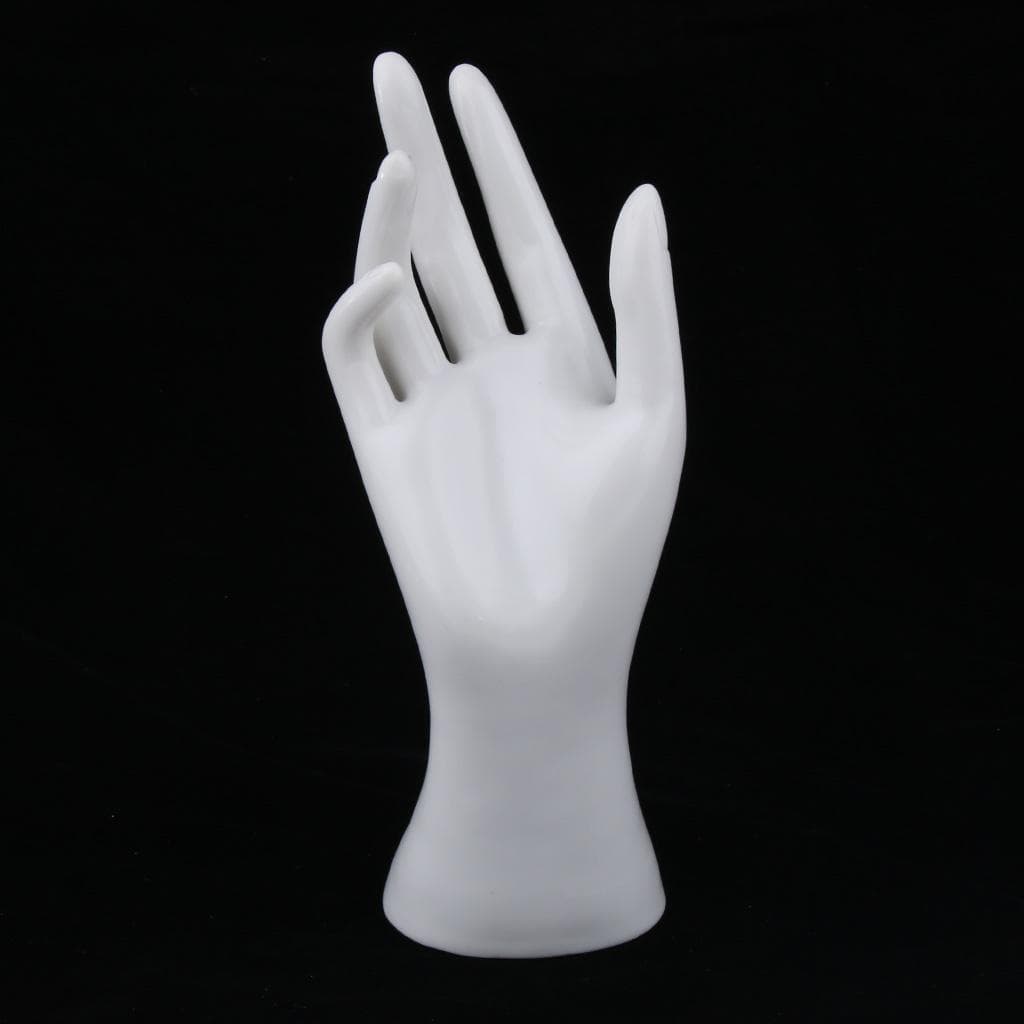 Mannequin Hand: The Elegant Way to Display Your Jewellery - image 1