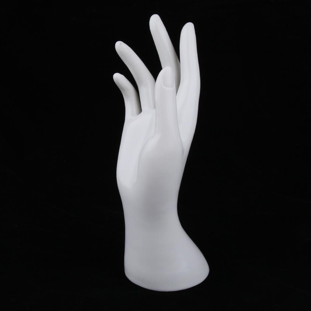 Mannequin Hand: The Elegant Way to Display Your Jewellery - image 3