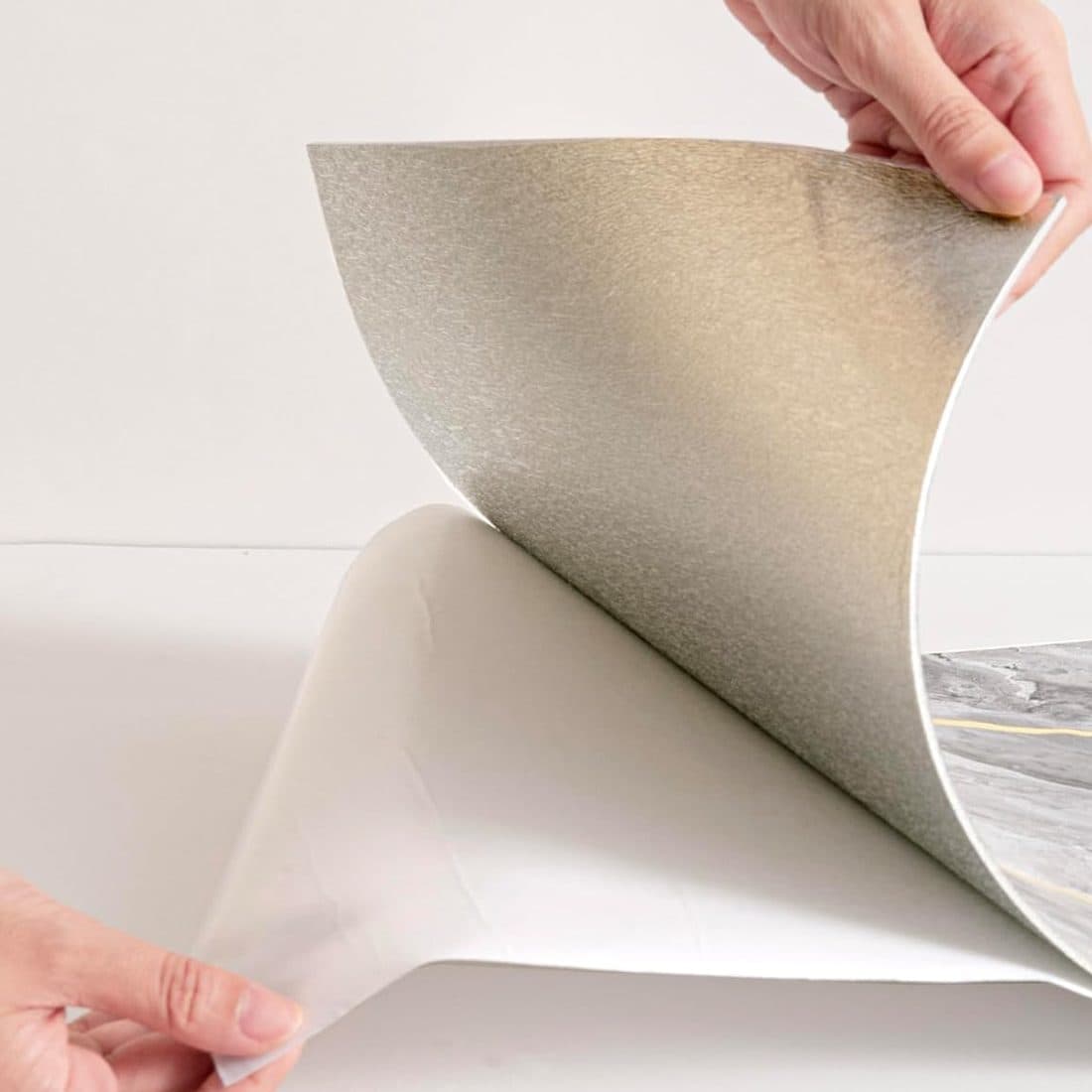 Cover Your Walls in Marble-Effect Tiles Without Grouting - image 3