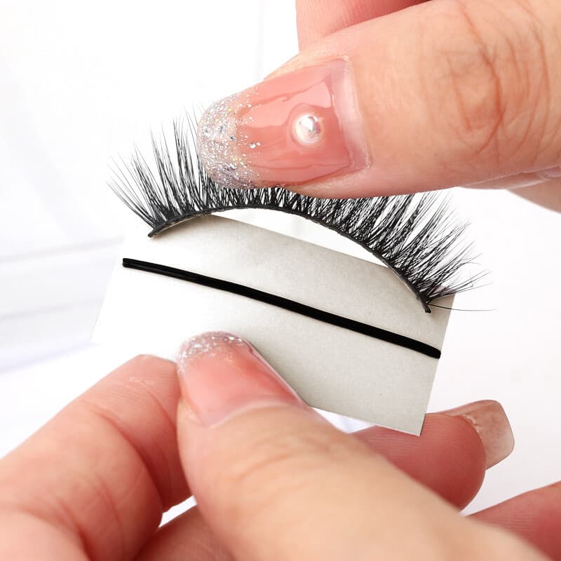 Reusable Self-Adhesive Eyelash Glue Strips, Box of 40 - image 9