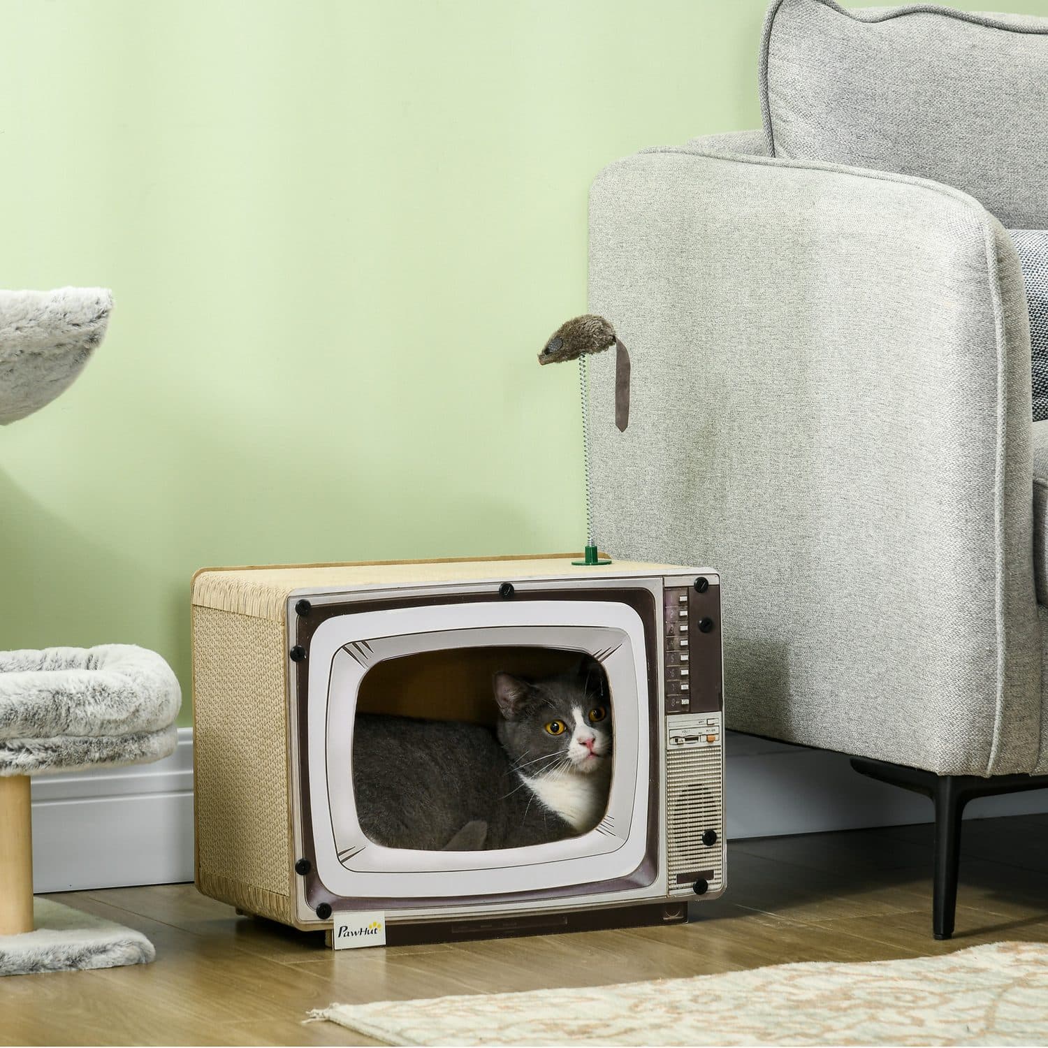 Keep Your Cat Entertained With a Retro TV Cat Scratcher - image 1