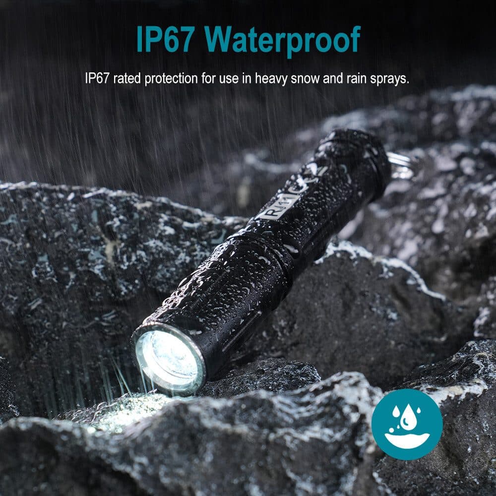 Compact Keychain Torch for Everyday Carry - image 3